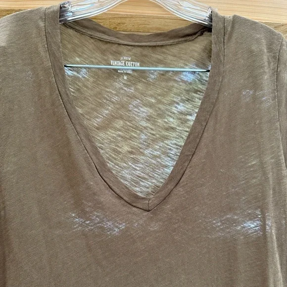 J. Crew Khaki Green V Neck Vintage Cotton Tee 100% Cotton Medium - Picture 9 of 13